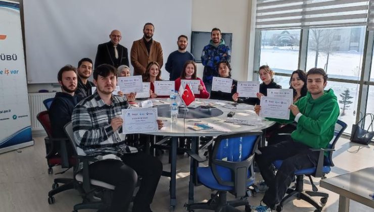 Üniversite öğrencileri iş hayatına hazırlanıyor!