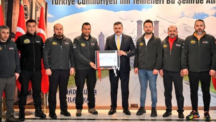 Macera Offroad ekibi Vali Çiftçi’yi ziyaret etti!