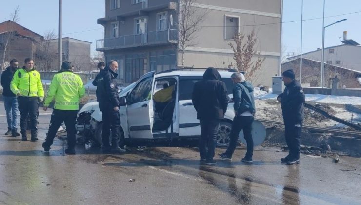 Aşkale de trafik kazası: 2 yaralı!