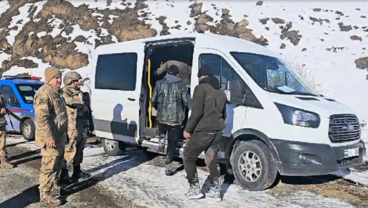 Jandarma Erzurum’da 37 düzensiz göçmeni yakaladı!