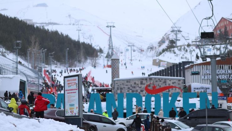 Palandöken’de kayak keyfi sürüyor!