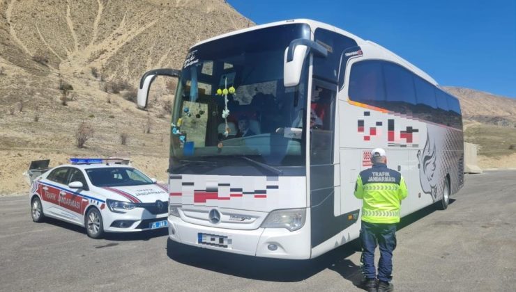 Jandarma 35 bin 592 aracı kontrol etti!