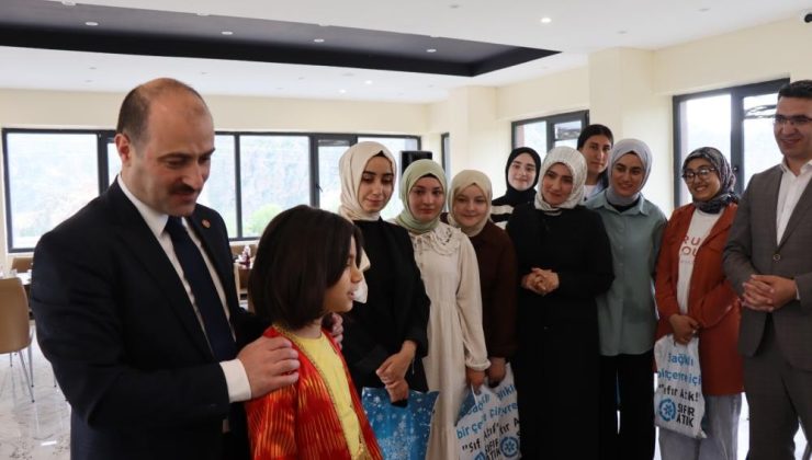 Kaymakam Çelik, Kur’an-ı Kerim’e geçen öğrencilerle buluştu!