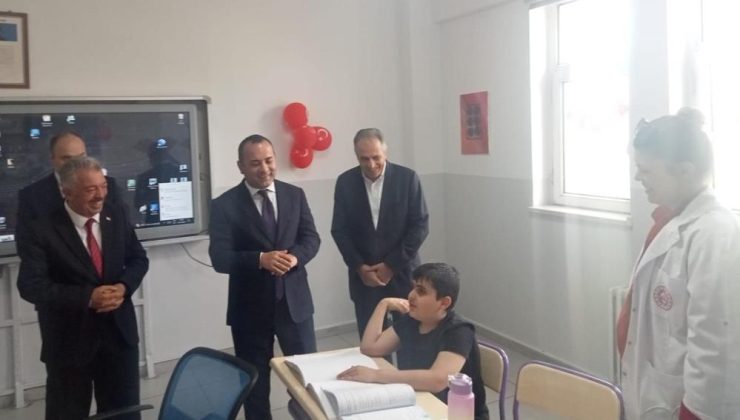 Görme engelli öğrenciler ziyaretle sevindi!