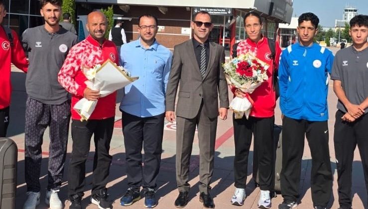 Avrupa Şampiyonuna çiçekli karşılama..