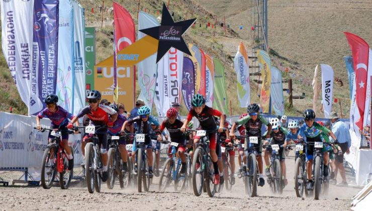 Palandöken’in zirvesinde pedal çevirdiler!