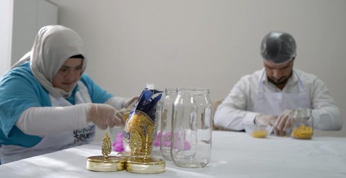 Büyükşehir özel gereksinimli bireyleri açtığı kurslarla topluma kazandırıyor…