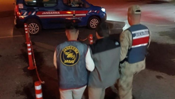 Jandarma araması olan şahsı yakaladı…