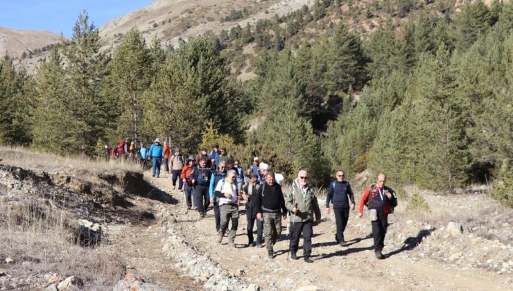 “Öğretmenler Günü” için 15 kilometrelik yürüyüş!