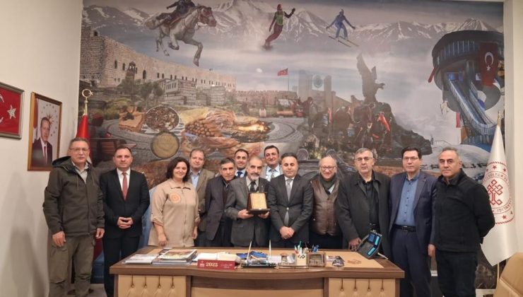 Erzurum’da halk kültürünün hafızası Muhsin Koç, 38 yılın ardından emekli oldu…