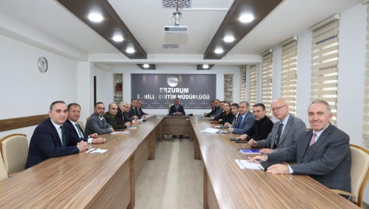 Erzurum’da “Eğitimde Değerlendirme ve Yol Haritası” için toplandılar..
