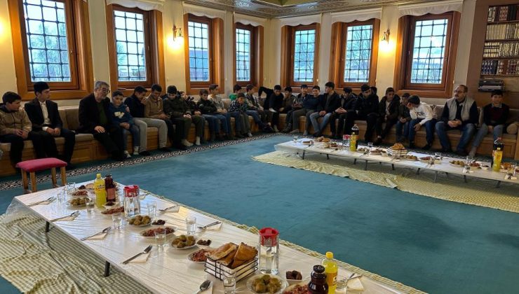 Alvar’da anlamlı iftar yemeği…