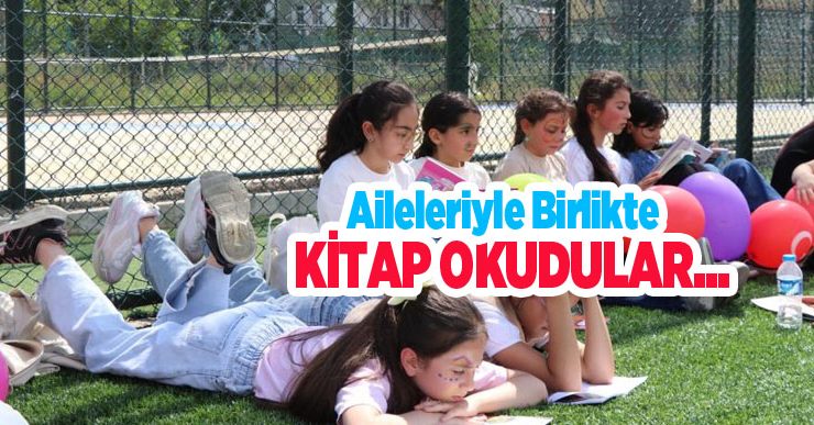 Aileleriyle birlikte kitap okudular..