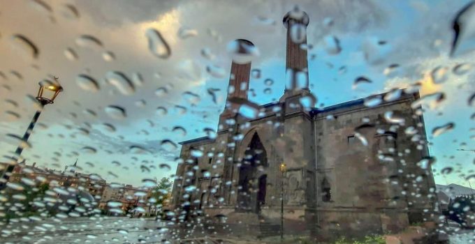 Meteoroloji’den ‘Turuncu’ alarm: Sel, yıldırım ve heyelana dikkat…