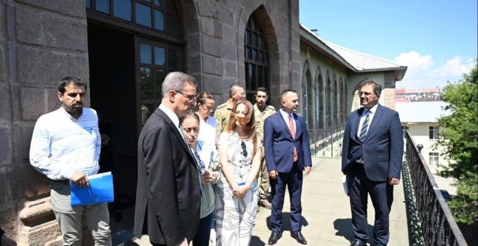 Erzurum Lisesine devredilen tarihi binada inceleme..