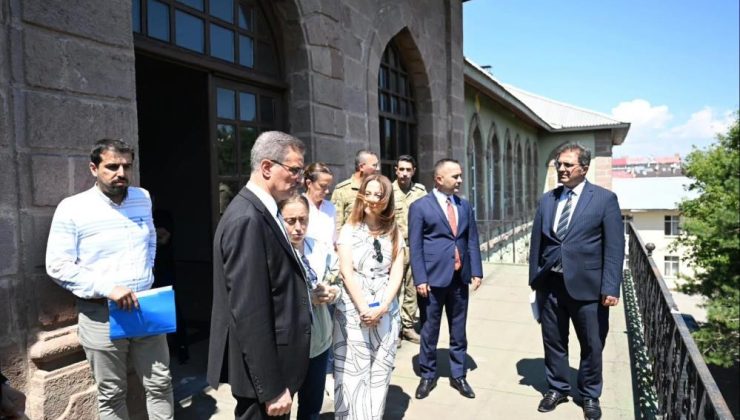 Erzurum Lisesine devredilen tarihi binada inceleme..