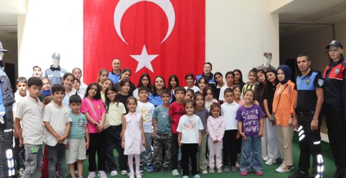 Minik misafirlere emniyette anlamlı tanıtım…