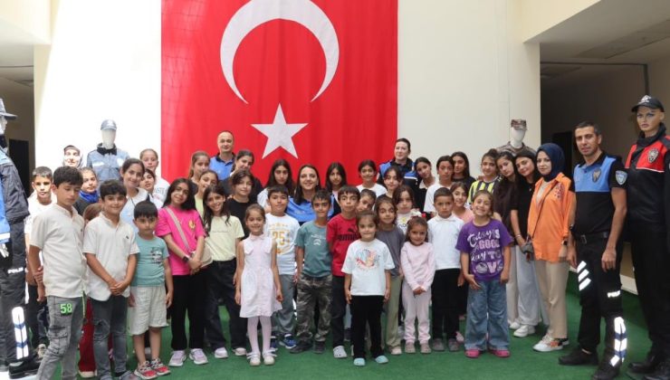 Minik misafirlere emniyette anlamlı tanıtım…