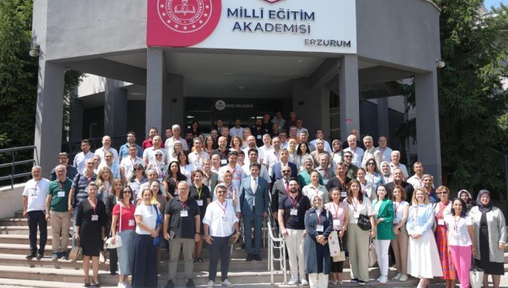 Mesleki ve Teknik Eğitimde Türkiye Yüzyılı Maarif Modeli öğretmen eğitici eğitimi..