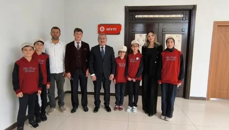 Öğrencilerden İl Müftüsü Çapçı’ya anlamlı ziyaret…